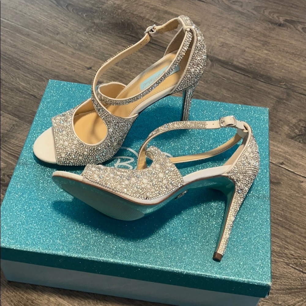 Blue by Betsy Johnson high heels